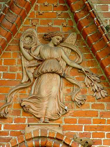 Semlow_Grabkapelle_Engel